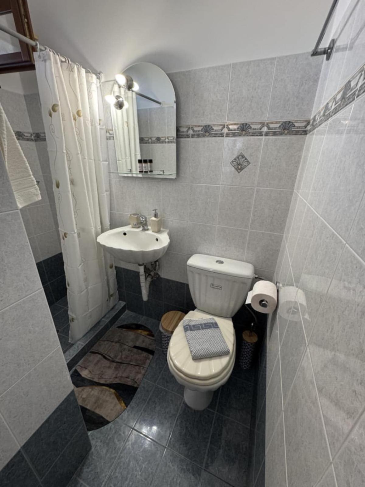 מישטראש Villa Iris מראה חיצוני תמונה